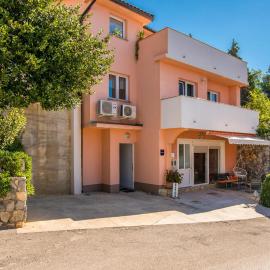 Stunning Apartment In Stara Baska With Wifi, hotel in Stara Baška