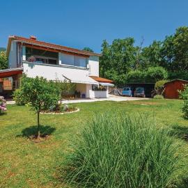 2 Bedroom Amazing Apartment In Ika