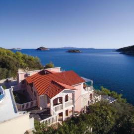 Apartment Karbuni Bb Ii, hotel in Blato