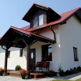 Ośrodek Wypoczynkowo Sportowy Pod Żurawiem, hotel u gradu Lniano