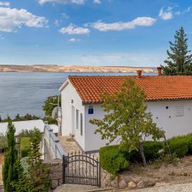 1 Bedroom Beach Front Apartment In Baric Draga