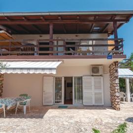 Two-Bedroom Apartment In Jadrija, hotel a Jadrija