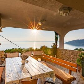 2 Bedroom Stunning Apartment In Stara Baska, hotel in Stara Baška