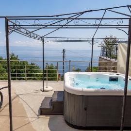 Lovely Apartment In Moscenicka Draga, hotel in Mošćenička Draga