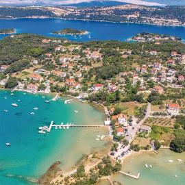 Gorgeous Apartment In Supetarska Draga