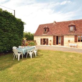 2 Bedroom Awesome Home In La-Chapelle-Saint-Jean