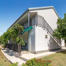 Stunning Apartment In Vlasici With Wifi