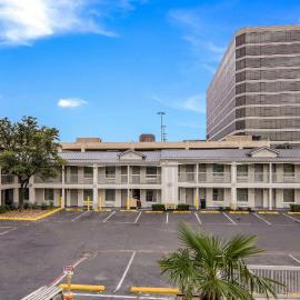 Quality Inn & Suites Dallas-Cityplace、ダラスのホテル