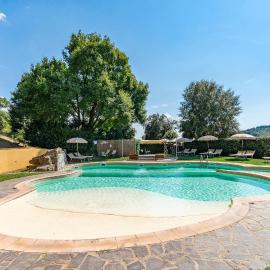 5 Bedroom Stunning Home In Scansano