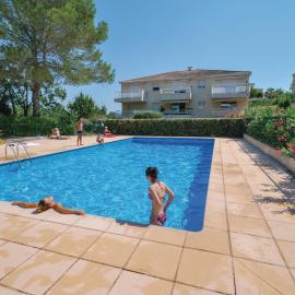 2 Bedroom Beautiful Apartment In Saint Raphael