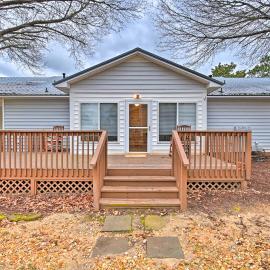 < 1 Mi to Downtown Lillington: Home w/ Deck, hotel a Lillington