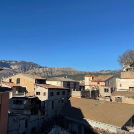 Dúplex 6 plazas para desconectar de la rutina, Hotel in Oliana