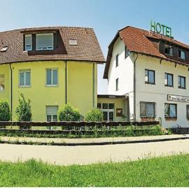 Hotel zum Goldenen Wagen, hótel í Maulburg