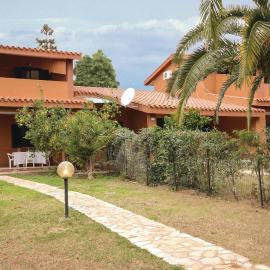 2 Bedroom Stunning Apartment In Costa Rei -Ca-, hotel in Monte Nai