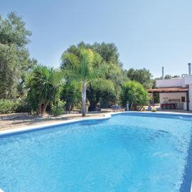 Lovely Home In Carovigno Br, hotel in Carovigno
