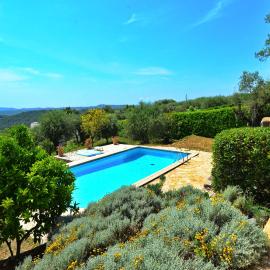 Le Mas sous le Vent exclusive Villa 3 rooms 2 kitchens 2 bathrooms, hotel en Opio