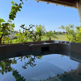 La Ferme de la Croix - Chambres d'hôtes avec jacuzzi, calme, et authenticité