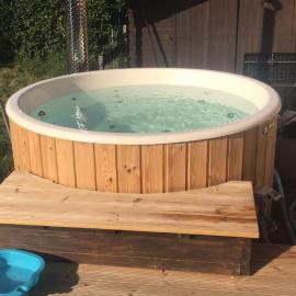 Le bain de la lesse, viešbutis mieste Tellin