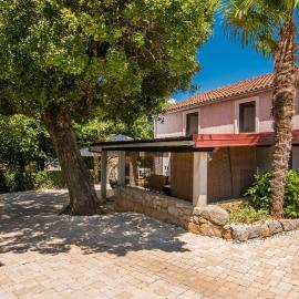 2 Bedroom Gorgeous Home In Malinska Dubasnica