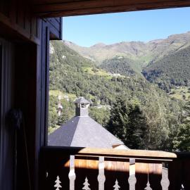 Appartement 4/6 pers 38m2, vue montagne, piscine chauffée, 500m centre ville, hotel in Cauterets