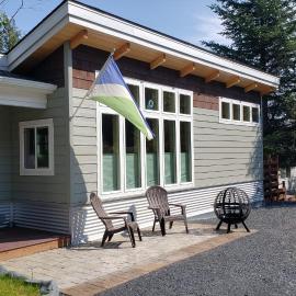 Entire Tiny Home close to cruise ship terminal Alaska Railroad and downtown Seward, hotel em Seward