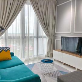 Zulanie Suite Troika Residence, SPACIOUS AND COZY WITH POOL, Free Wifi & Netflix in Golden Triangle of Kota Bharu