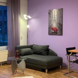 Modern and central, near Rhein & museums, fully furnished