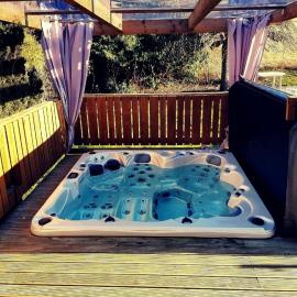 MONTAGNE-LAC&SPA (jacuzzi privé) (NOUVEAU), hotel ad Anould