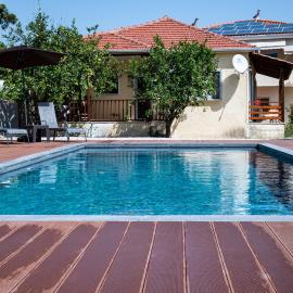 Elegant house by the sea with pool, готель у місті Акрата