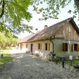 Holiday Home "Rim" - Kuća za odmor i kućice, Hotel in Veliki Lovrečan