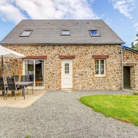 Family Country Cottage in Brainville