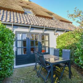 Charming Holiday Home in Texel, hotell i Oost
