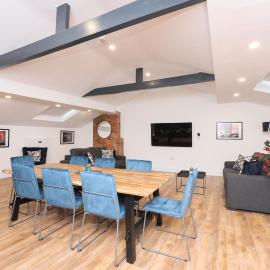 Concert Square Apartments By Happy Days