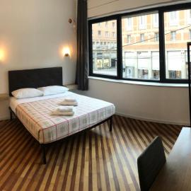 GALLERIA DEL TORO 3 rooms، فندق في بولونيا