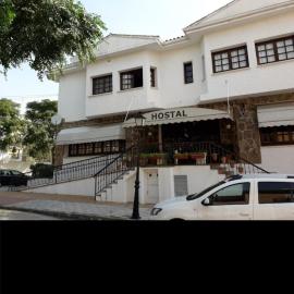 Hostal Asador Julian, hotel in Brunete