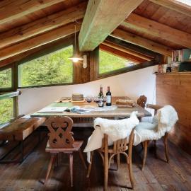 HelloChalet - Chalet da MiRo - Sunny terraces with stunning Matterhorn views, reachable on foot only, viešbutis Valtournenčėje
