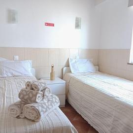 Casa Ponto de Encontro, hotelli kohteessa Almodôvar