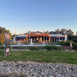 Byer Fountain Motor Inn: Holbrook şehrinde bir otel