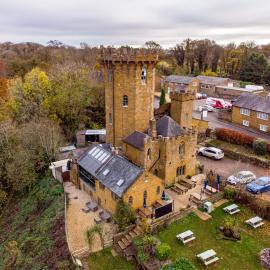 Castle At Edgehill, hotel sa Banbury