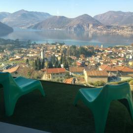 Il Cubo di Anja Home of amazing view, hotel in Pisogne