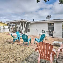 Ormond Beach Home w/ Screened Porch, Walk to Shore
