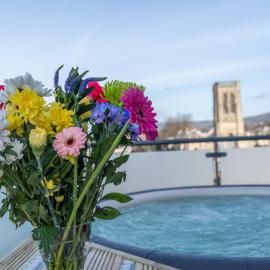 Central Penthouse with Hot Tub & Views 22, hotel a Cheltenham