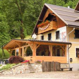 Farm Stay Trlej, hotel u gradu Begunje na Gorenjskem