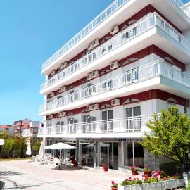 Hotel TRIADA, ξενοδοχείο στα Λιμενάρια