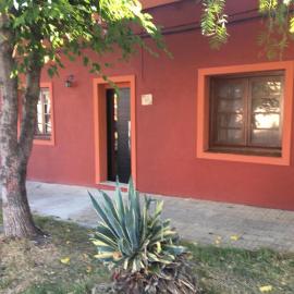 N6-CASA CÉNTRICA 2 DORMITORIOS Con AIRE ACONDICIONADO: Artigas şehrinde bir otel