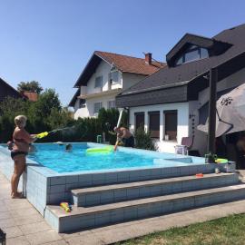 Luxeriöse Villa mit Bergblick: Donji Ljenobud şehrinde bir otel