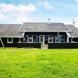 10 person holiday home in Nordborg-By Traum
