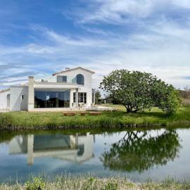 Mas du Couvin, maison d'hôtes en Camargue, hotel in Saintes-Maries-de-la-Mer