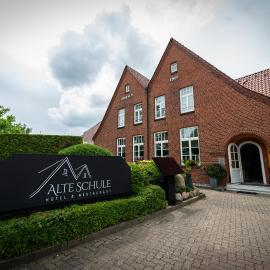 Viesnīca Hotel & Restaurant Alte Schule pilsētā Siek