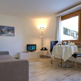 Apartment Chesa Munteratsch 311 by Interhome, hotel en Silvaplana